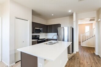 5211 Burton Dr in Phoenix, AZ - Building Photo - Building Photo