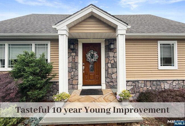 451 Russell Ave in Wyckoff, NJ - Building Photo - Building Photo