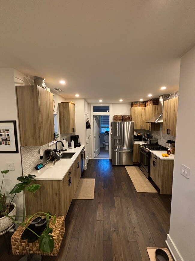 623 Fitzwater St, Unit 301 in Philadelphia, PA - Foto de edificio - Building Photo