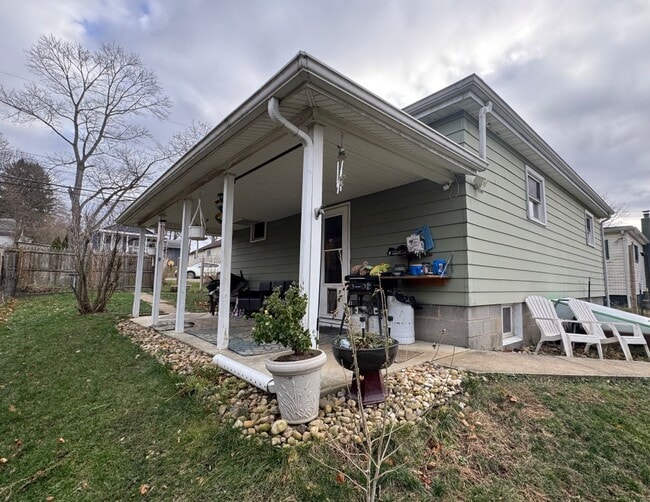 722 S 2nd St in Indiana, PA - Foto de edificio - Building Photo