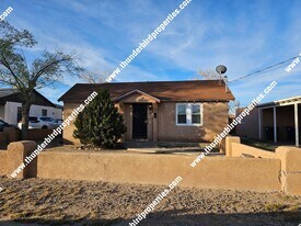 223 Mescalero Rd NW in Albuquerque, NM - Building Photo