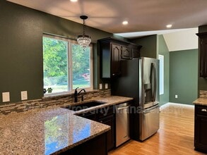 4249 SE Fairway Cir in Port Orchard, WA - Building Photo - Building Photo