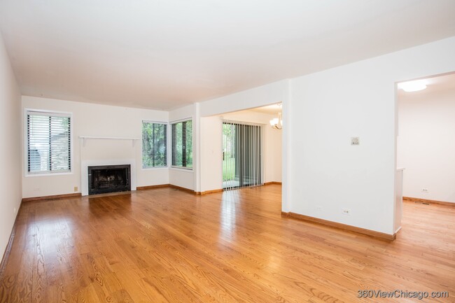 6223 Trinity Dr in Lisle, IL - Building Photo - Building Photo