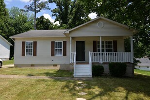 1715 Rainbow Dr in Greensboro, NC - Building Photo