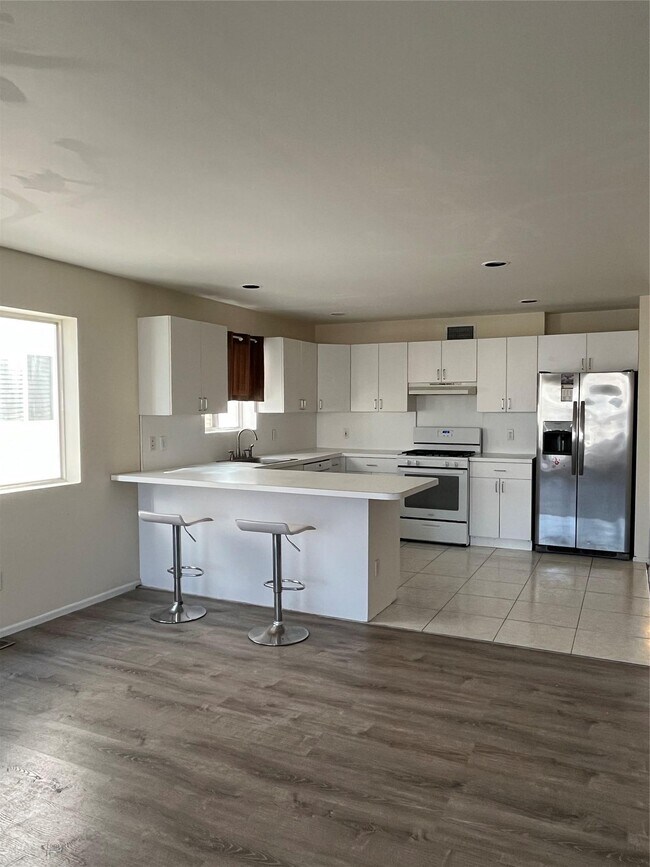 230 E Broadway-Unit -1 in Long Beach, NY - Building Photo - Building Photo