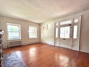 2803 W Queen Ln, Unit 1 in Philadelphia, PA - Building Photo - Building Photo