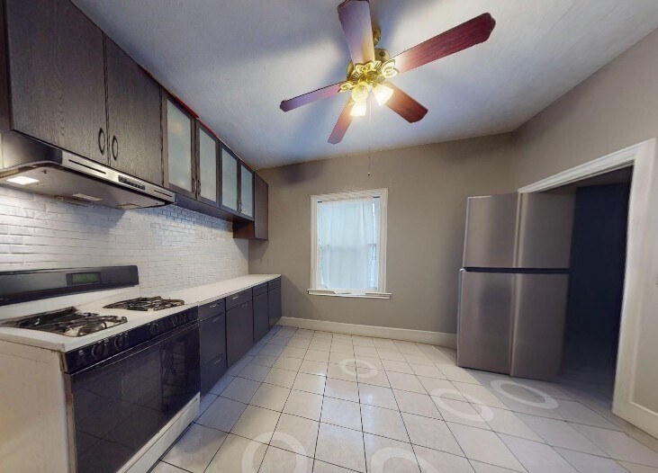 20-22-22 Holmes St in Malden, MA - Building Photo