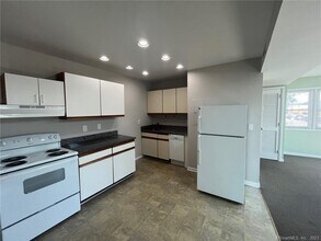 558 Connecticut Ave in Norwalk, CT - Building Photo - Building Photo