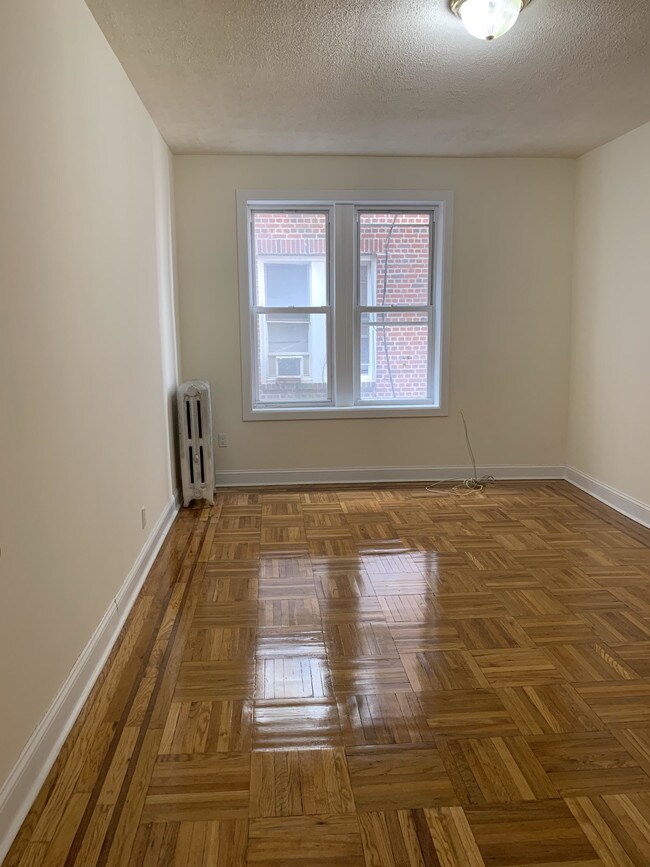 7402 Bay Pkwy Apartments and Nearby Brooklyn Apartments For Rent