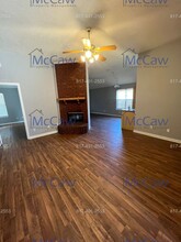 6741 Haltom Rd in Fort Worth, TX - Foto de edificio - Building Photo