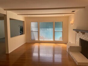 4717 Cedros Ave in Sherman Oaks, CA - Building Photo - Building Photo
