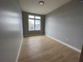 60 Cross St E in Somerville, MA - Building Photo - Building Photo