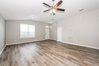 12586 Brookchase Ln in Jacksonville, FL - Building Photo - Building Photo