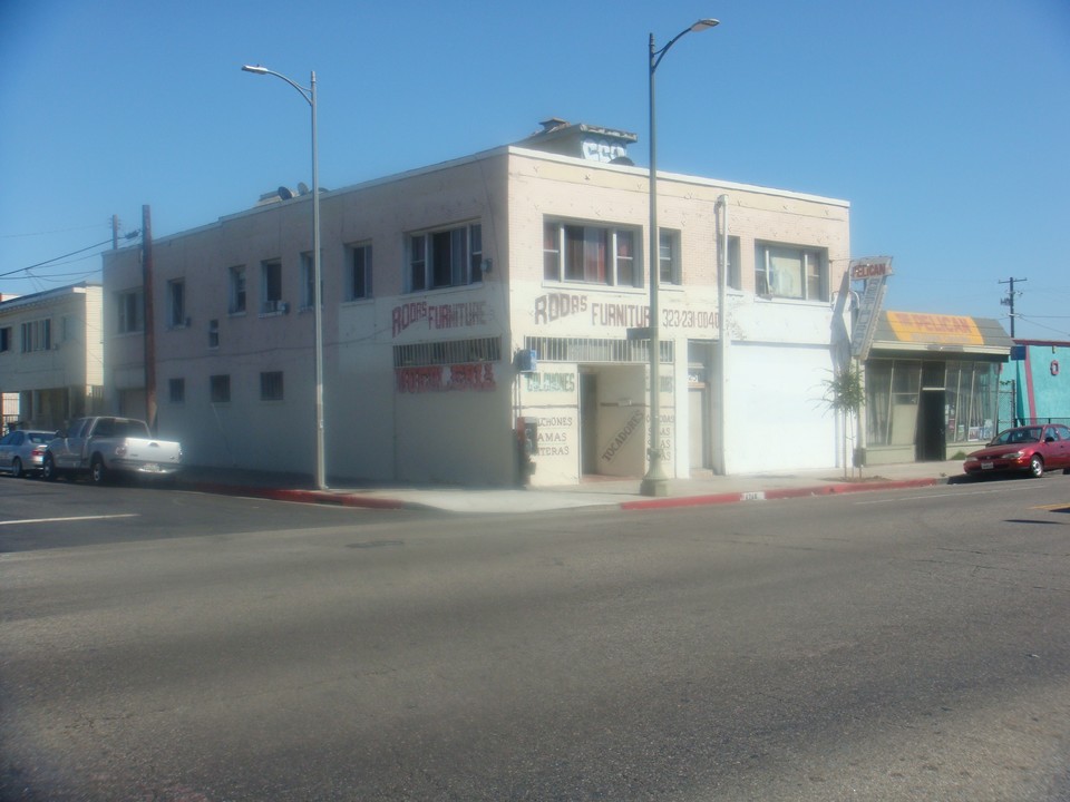 4248 S Vermont Ave in Los Angeles, CA - Building Photo