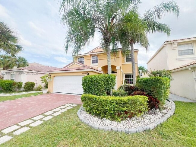 15868 NW 4th St in Pembroke Pines, FL - Building Photo - Building Photo