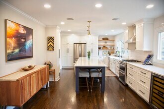 2S316 Arrowhead Dr in Wheaton, IL - Building Photo - Building Photo