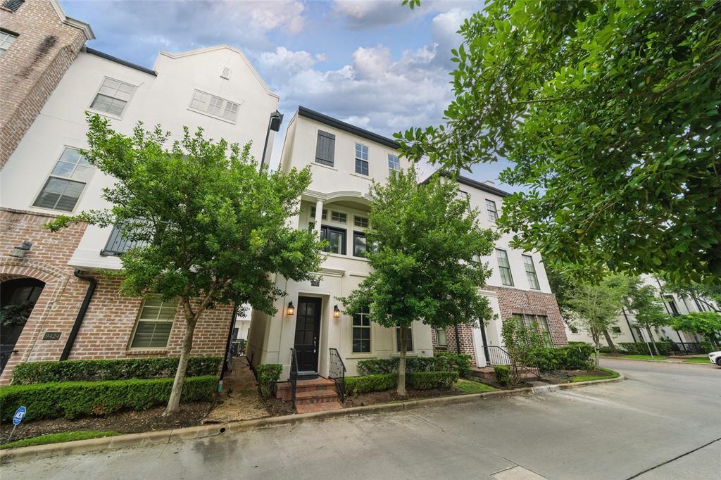 9422 London Bridge Station in Houston, TX - Building Photo