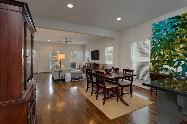 6365 Columbia Ave in Nashville, TN - Building Photo - Building Photo