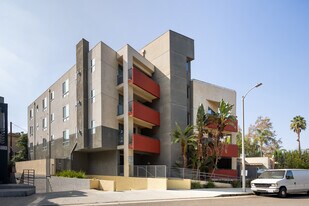 13712 Valleyheart Dr in Sherman Oaks, CA - Building Photo