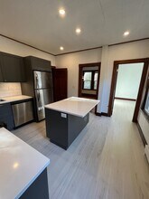 74 Heath St, Unit 1 in Somerville, MA - Building Photo - Building Photo