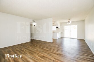 5756 W Cortez St in Glendale, AZ - Foto de edificio - Building Photo