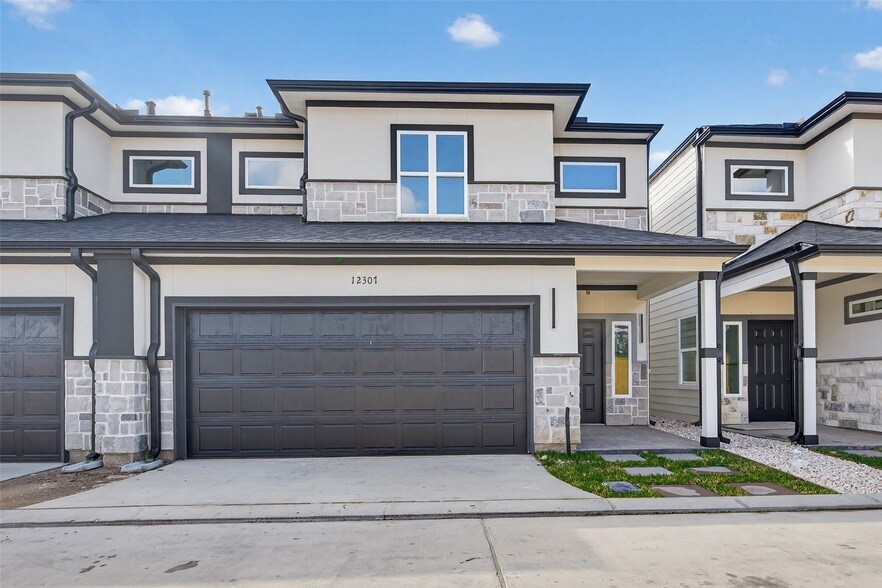12307 New Jordan Ln in Cypress, TX - Foto de edificio