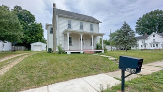 338 Broad St in Elmer, NJ - Building Photo