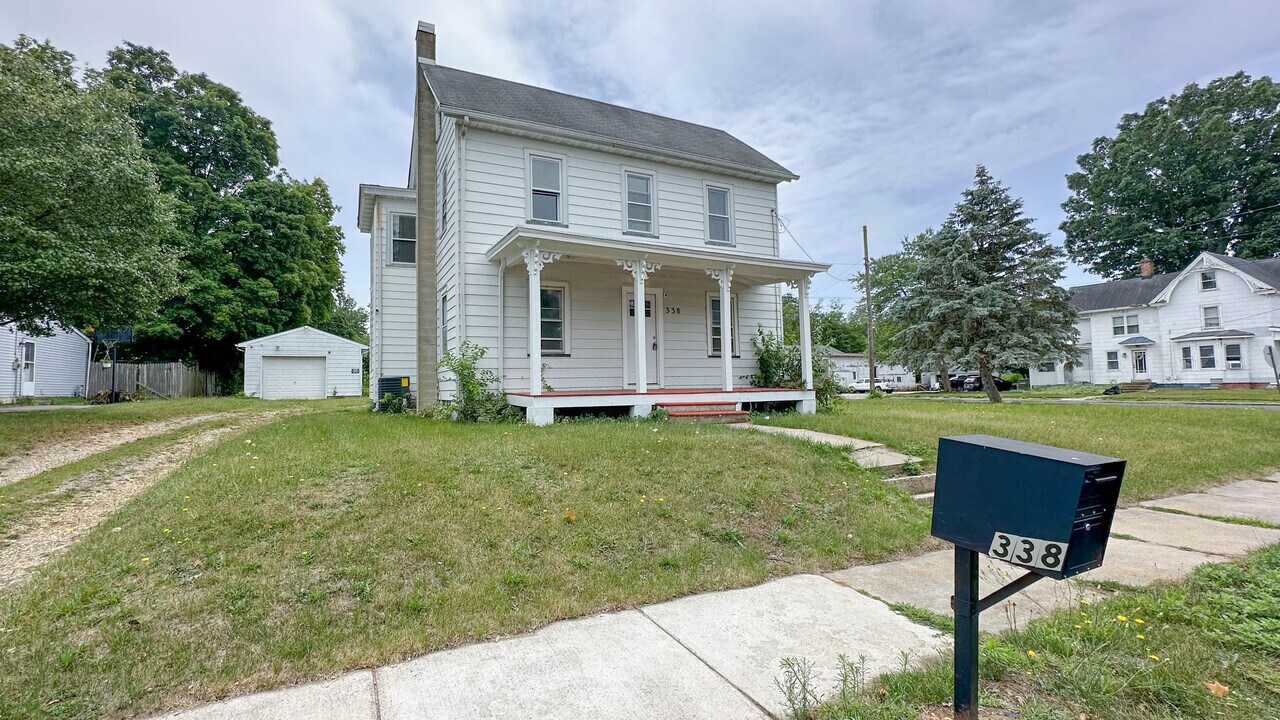 338 Broad St in Elmer, NJ - Building Photo