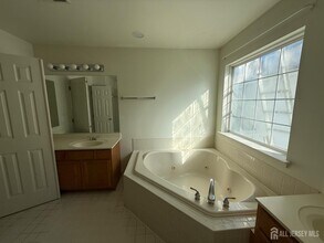 7 Elsie Dr in Plainsboro, NJ - Building Photo - Building Photo