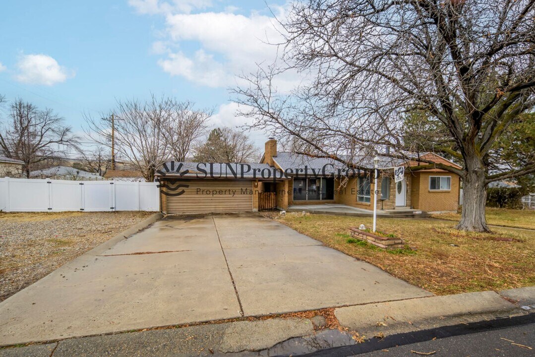 3130 S 8560 W in Magna, UT - Building Photo