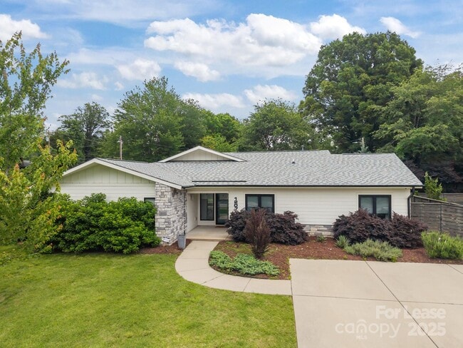 1207 Lakedell Dr in Charlotte, NC - Building Photo - Building Photo