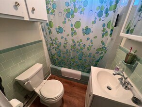 233A Highland Ave, Unit 2 in Somerville, MA - Building Photo - Building Photo