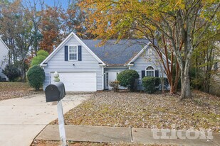 420 Heathcliff Ct in Mcdonough, GA - Building Photo