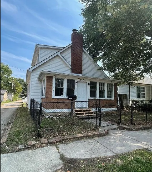 1735 N Oxford St in Indianapolis, IN - Foto de edificio