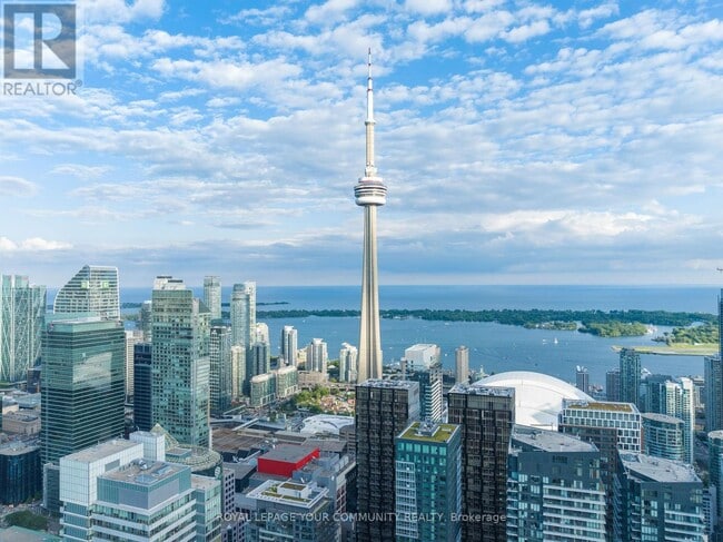 property at 327-4327 King St W