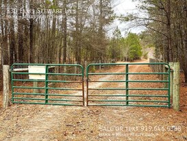 330 Ellis Stewart Ln in Cameron, NC - Building Photo