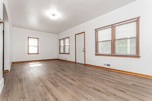 118 E Pine St in Junction City, KS - Building Photo