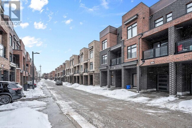 1865 Pickering Pkwy in Pickering, ON - Building Photo - Building Photo