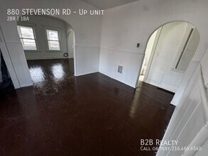 880 Stevenson Rd in Cleveland, OH - Building Photo - Building Photo