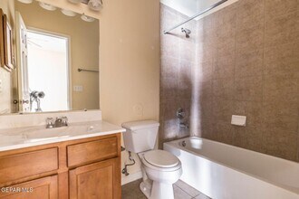 3150 N Yarbrough Dr in El Paso, TX - Building Photo - Building Photo