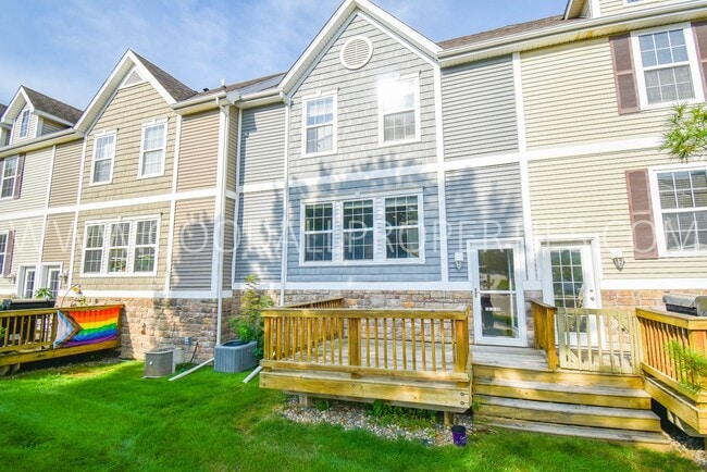 property at 1125 Flagstone Ln