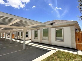 740 N Alamo Rd, Unit 17 in Alamo, TX - Building Photo