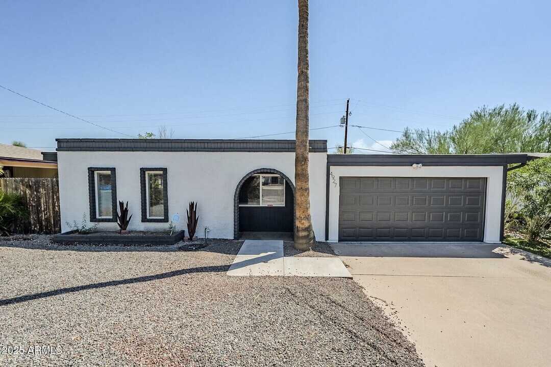 4927 E Coronado Rd in Phoenix, AZ - Building Photo