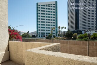 230 N Kenwood St-Unit -FL1-ID886 in Burbank, CA - Building Photo - Building Photo