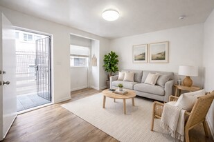 1323 83rd Ave in Oakland, CA - Building Photo