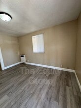 928 W Goshen Ave in Visalia, CA - Building Photo - Building Photo