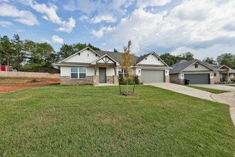 1205 Magnolia Dr in Noble, OK - Building Photo - Building Photo