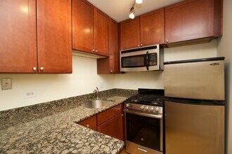628 W Wrightwood Ave in Chicago, IL - Building Photo - Building Photo