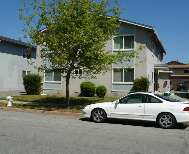 657 La Grande Dr in Sunnyvale, CA - Building Photo - Building Photo