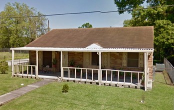 311 E Cedar St in Lafayette, LA - Building Photo - Building Photo